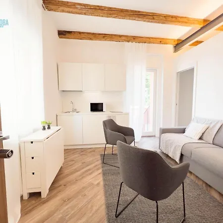 Basovizza 3 Chanel Tirabora Short Rent Apartamento